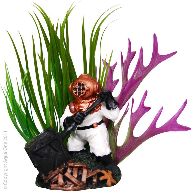 Aqua One Deep Sea Diver Ornament and Plant